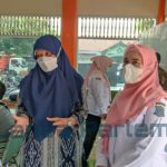 Reni Astuti Wakil Ketua DPRD Surabaya (Tengah)