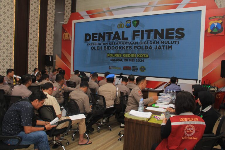 Tingkatkan Kesehatan Gigi dan Mulut, Polres Kediri Kota Bersama Biddokkes Polda Jatim Gelar Dental Fitness