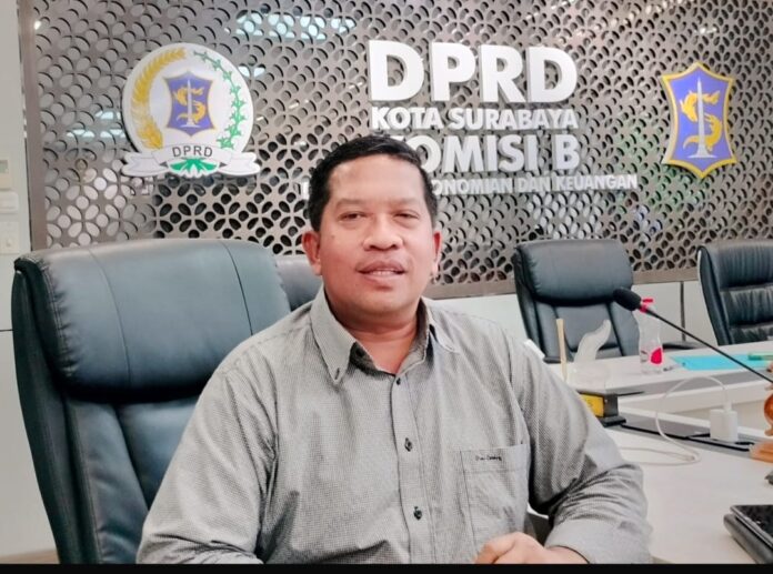 Agoeng Prasojo anggota DPRD Surabaya Komisi B soroti penertiban kabel optik