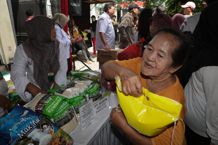 Pasar murah Pemkot Surabaya jelang Lebaran 2026
